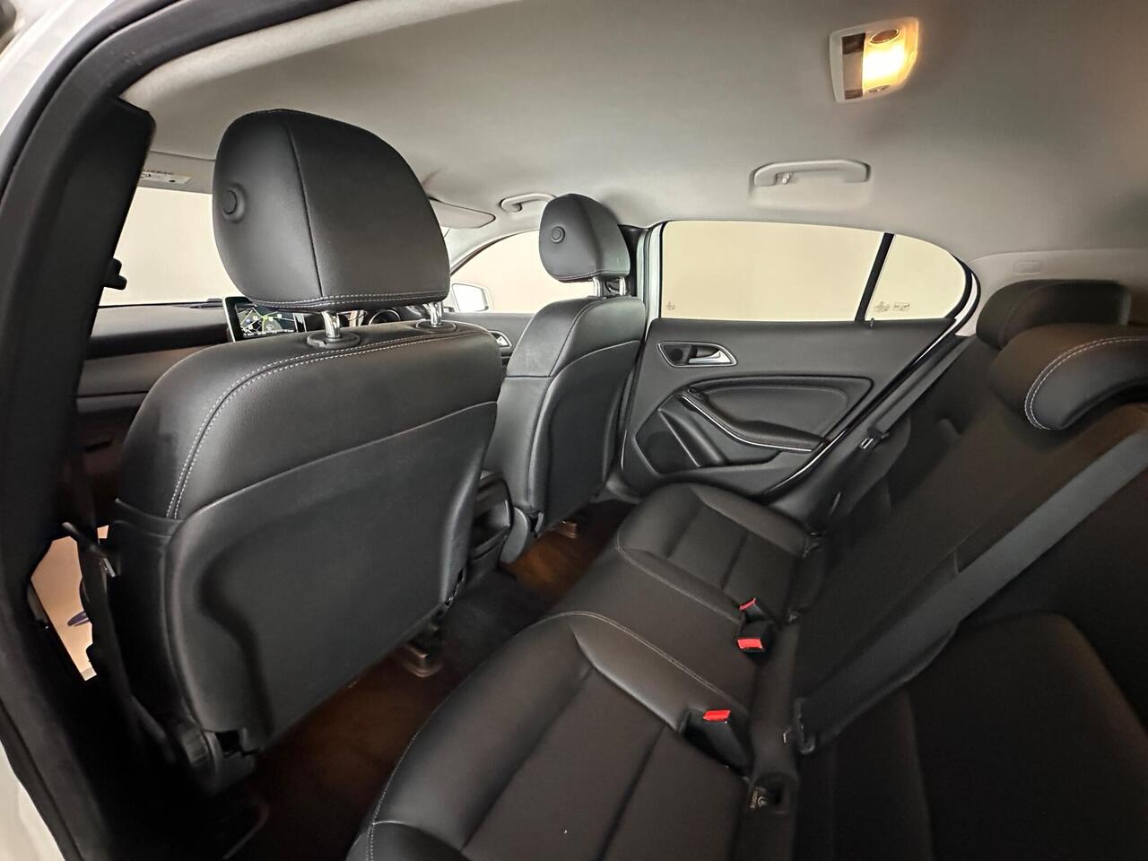 Mercedes-Benz GLA YG68UZR