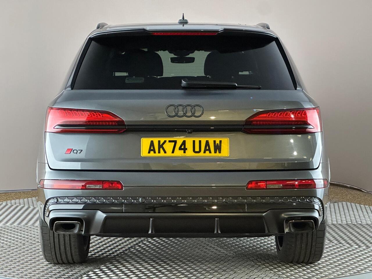 Audi Q7 AK74UAW