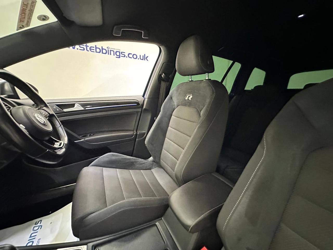 Volkswagen Golf YE70AZG
