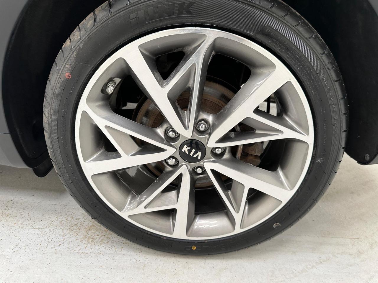 Kia Niro WN69JFA