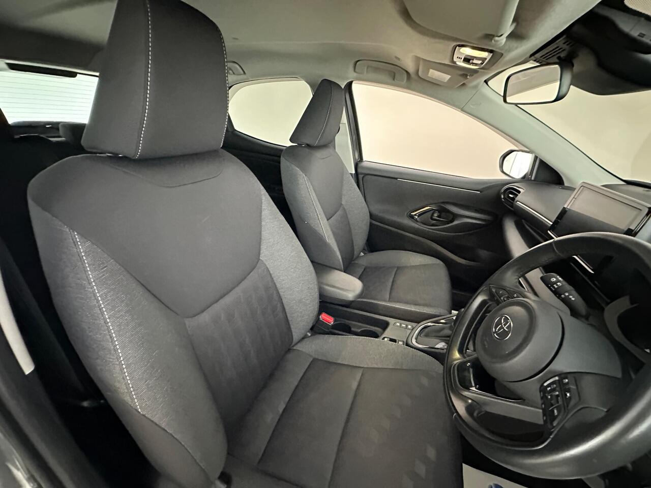 Toyota Yaris AU74TMZ