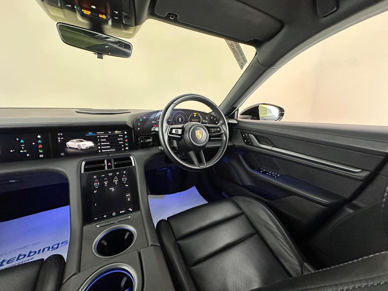 Porsche Taycan YY72RZZ