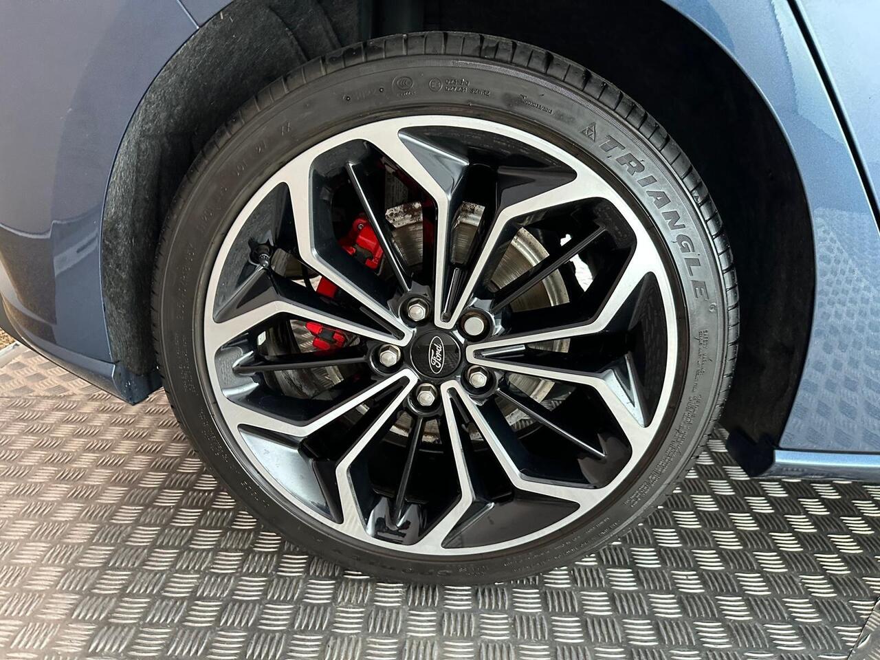 Ford Focus FV70XUA
