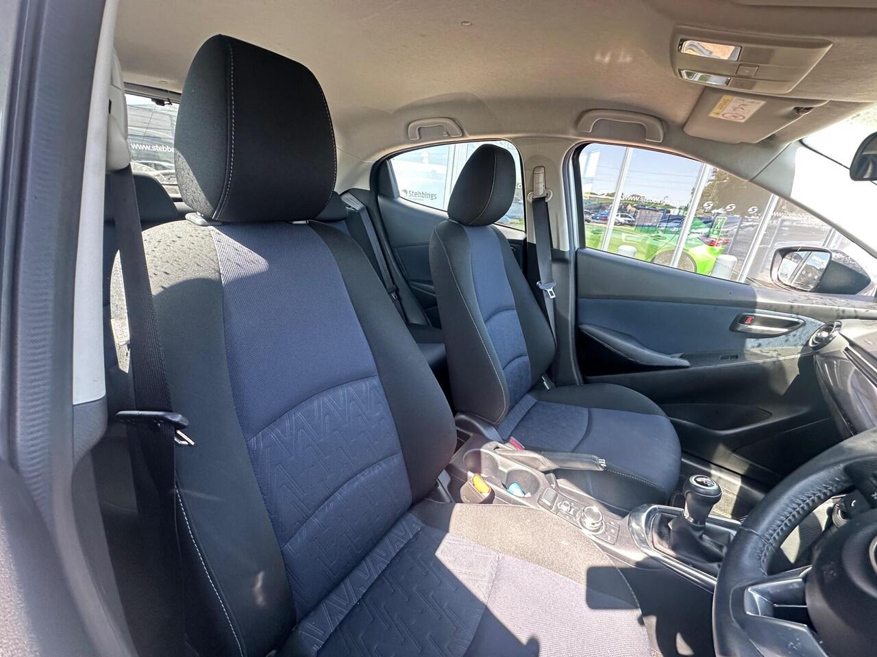 Mazda Mazda2 AV17RWZ