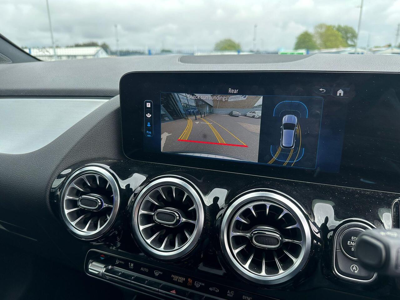 Mercedes-Benz GLA KN73PZS