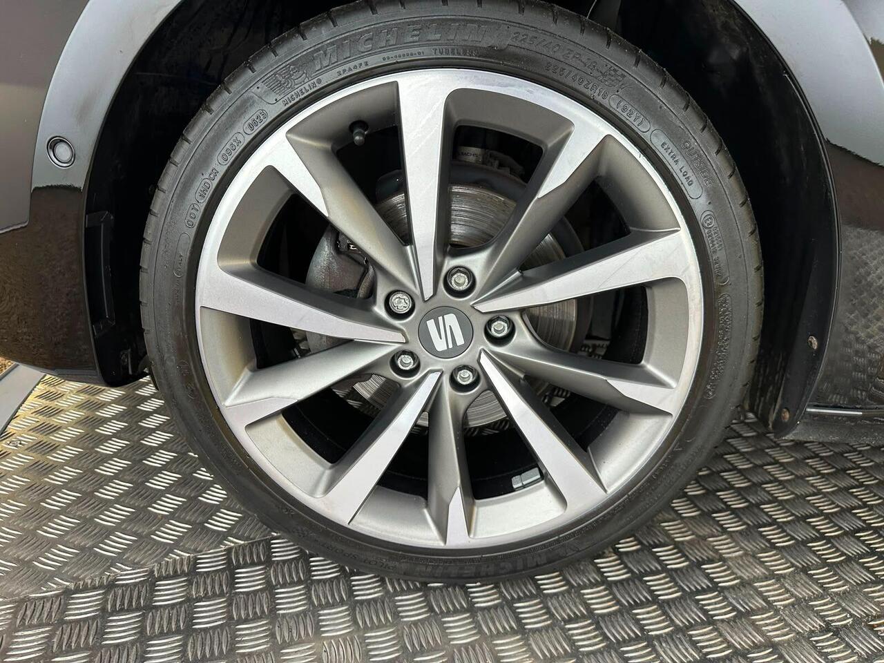 SEAT Leon LL72FWU