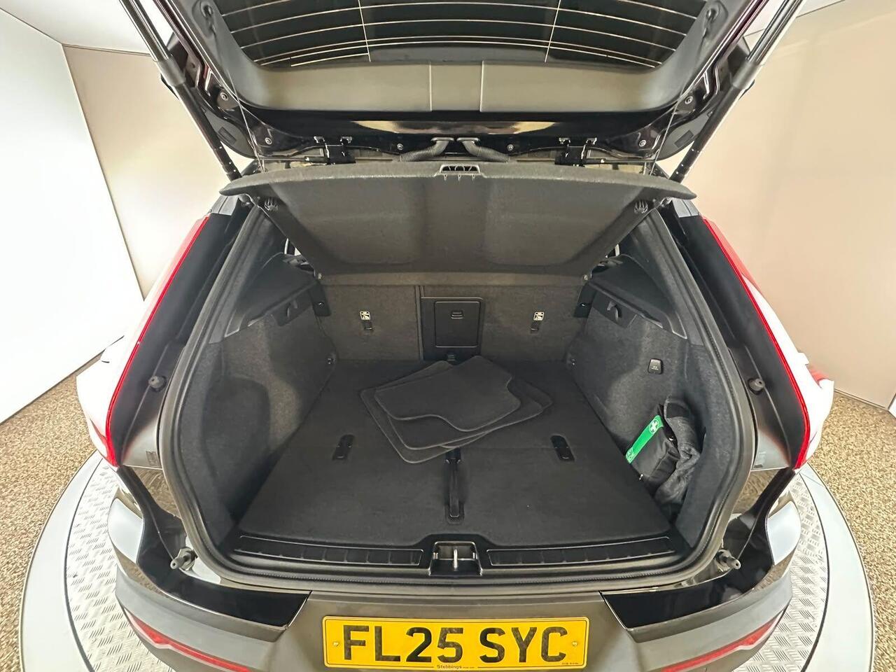 Volvo XC40 FL25SYC