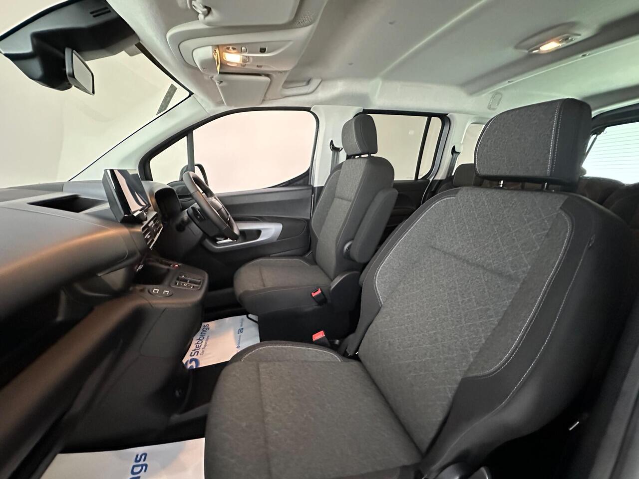 Vauxhall Combo Life Electric CF74XDA