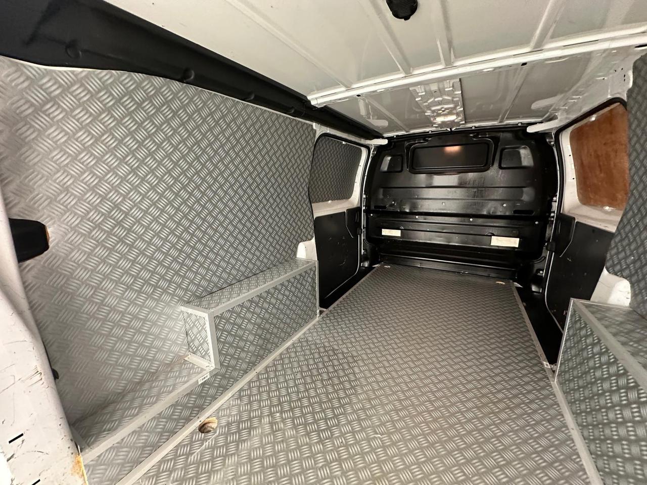 Vauxhall Vivaro DT70GHH