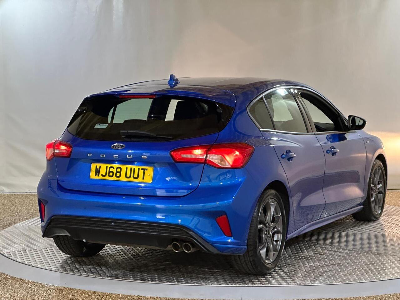 Ford Focus WJ68UUT
