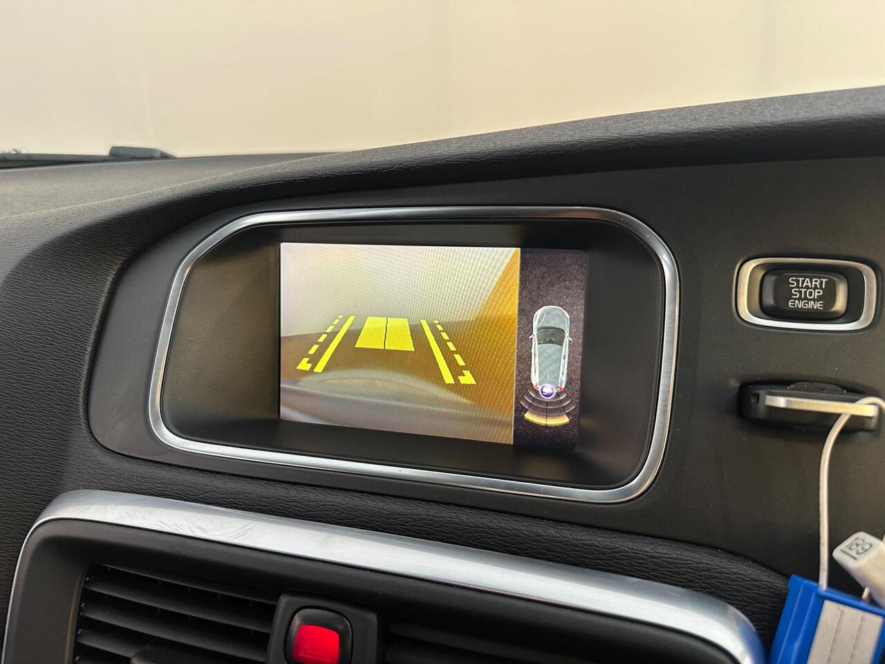 Volvo V40 KX68YTE