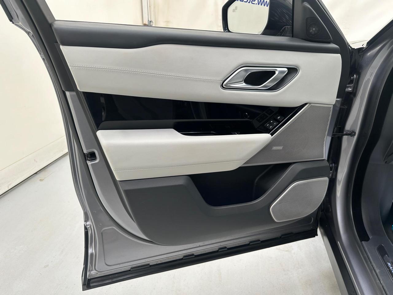 Land Rover Range Rover Velar HJ69GAU