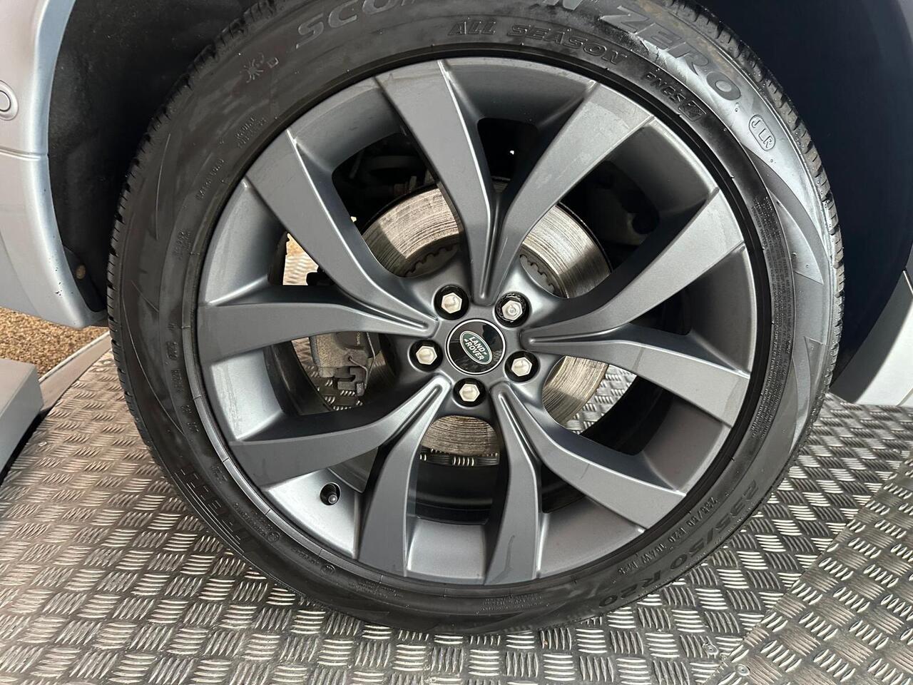 Land Rover Discovery Sport YX71LBO