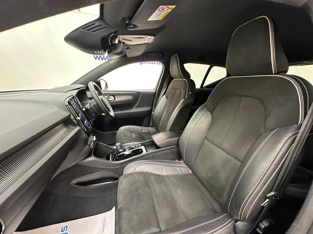 Volvo XC40 YT22VKE