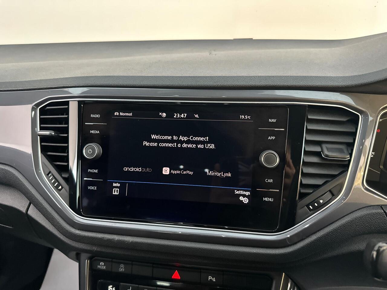 Volkswagen T-Roc VO69HNL