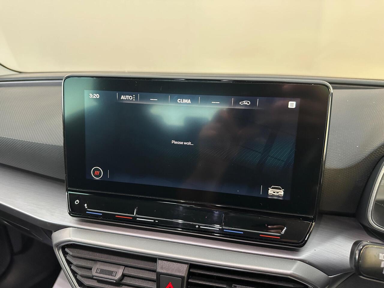 SEAT Leon YO24HWH