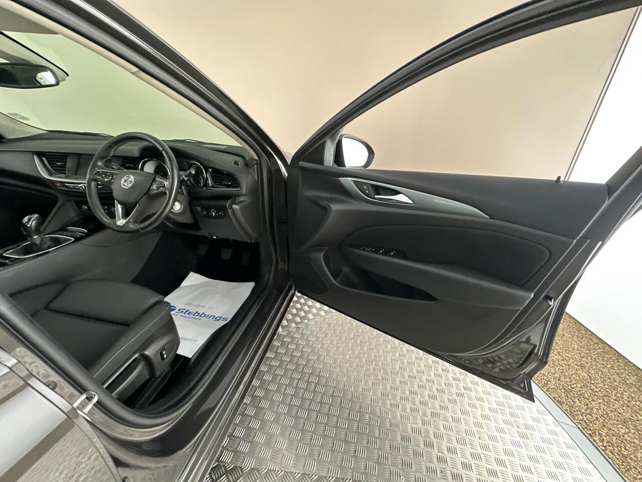 Vauxhall Insignia VO71HRZ