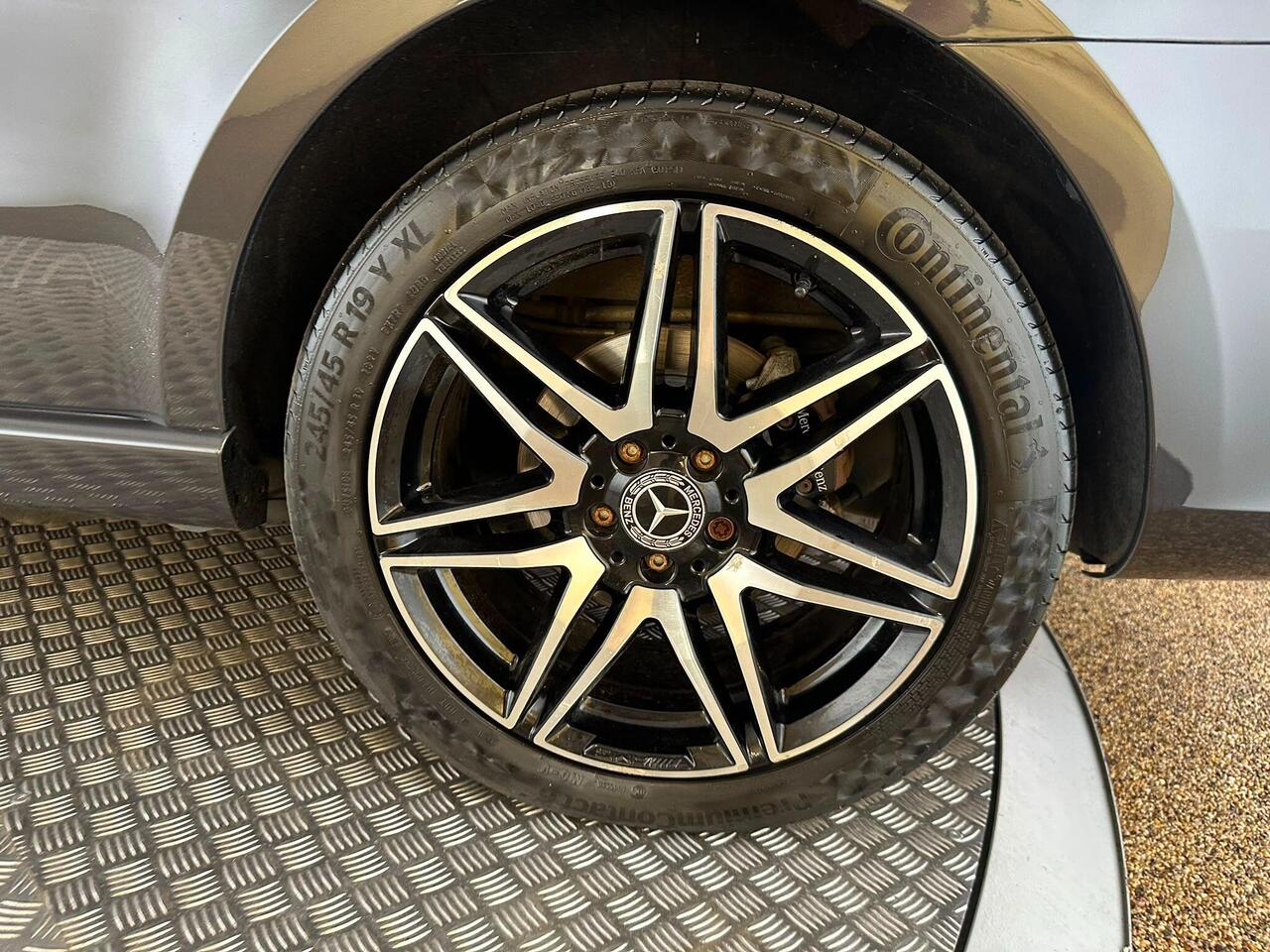 Mercedes-Benz V Class LP72GYC