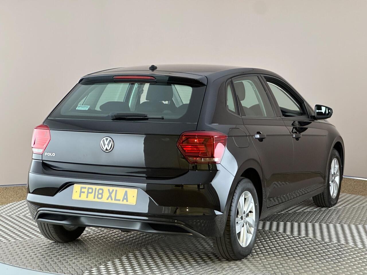 Volkswagen Polo FP18XLA