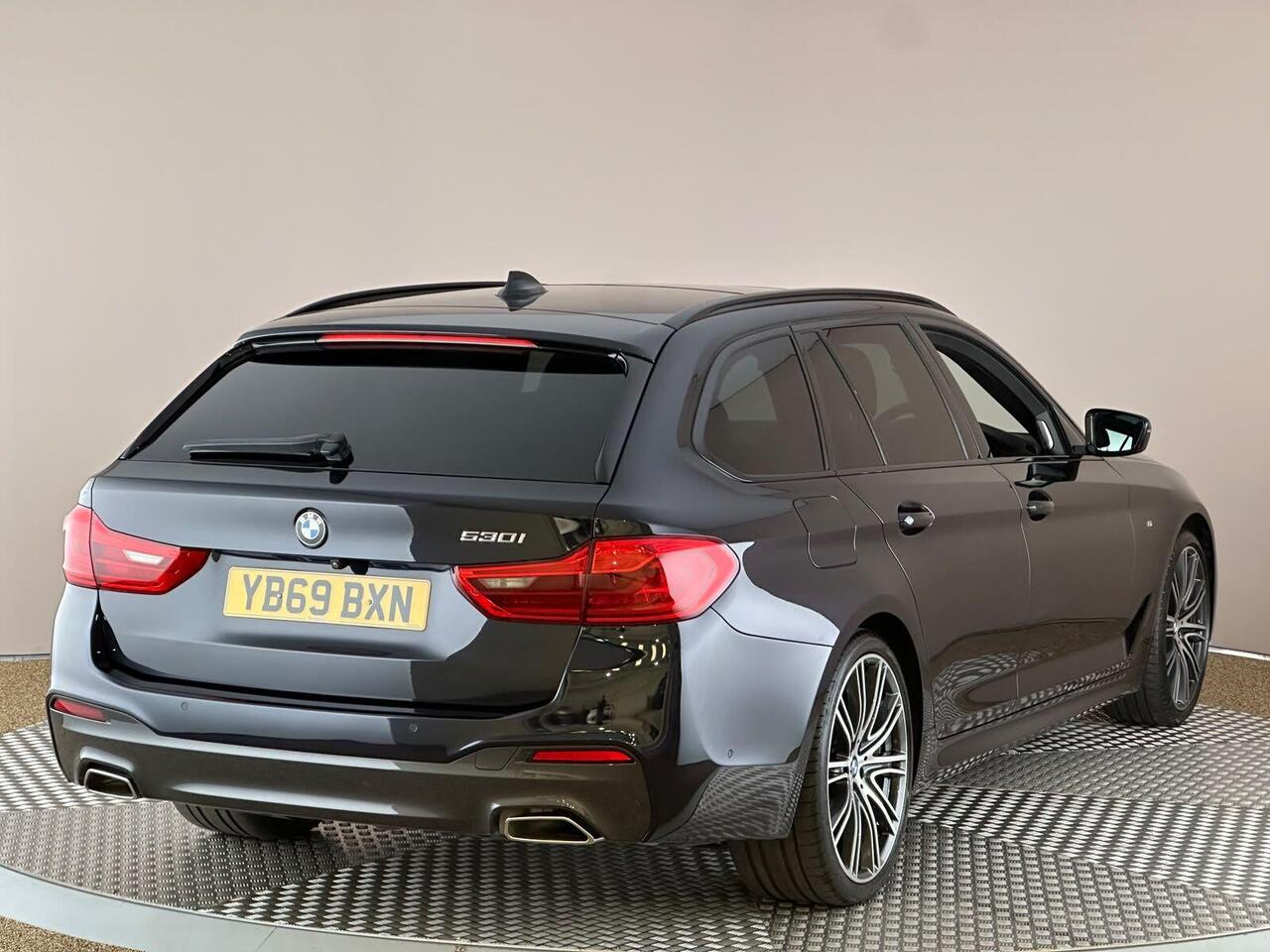 BMW 5 Series YB69BXN