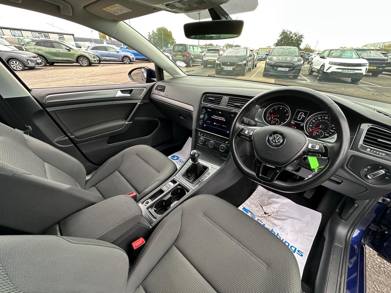 Volkswagen Golf VE69NKS