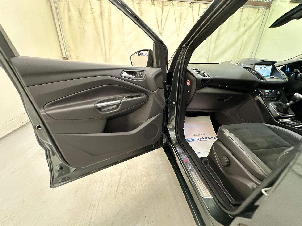 Ford Kuga AY17NRV