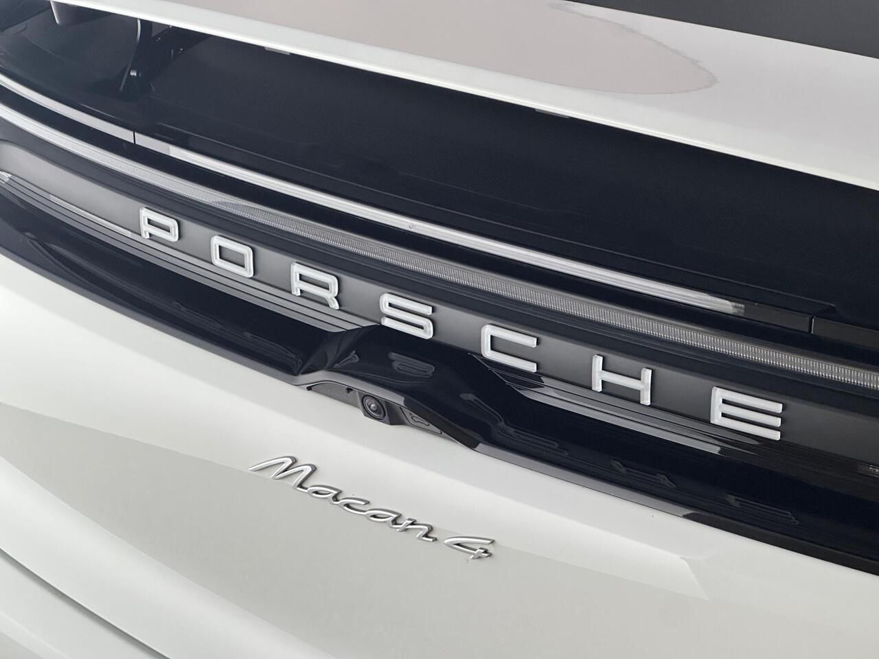 Porsche Macan FD74LXY