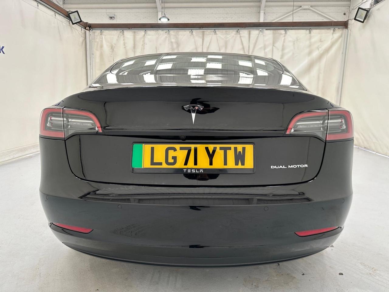 Tesla Model 3 LG71YTW
