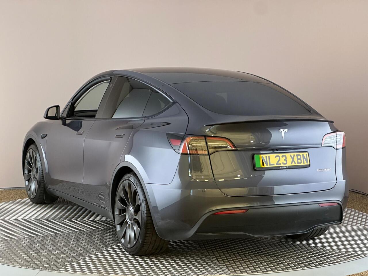 Tesla Model Y NL23XBN