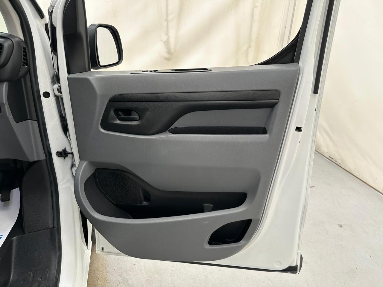 Vauxhall Vivaro DT70GHH
