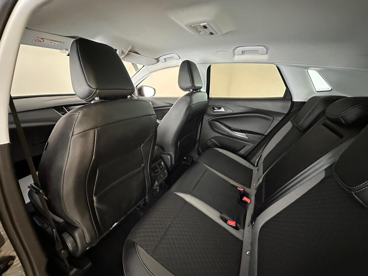 Vauxhall Grandland X DN70HKY