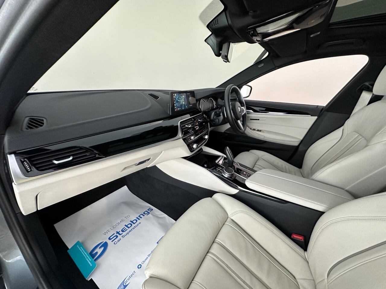 BMW 5 Series YK18JUW