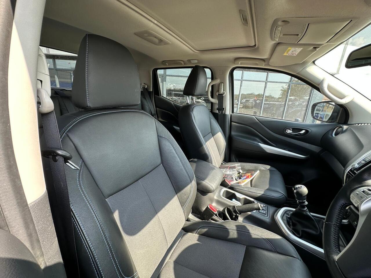 Nissan Navara YB71NJE