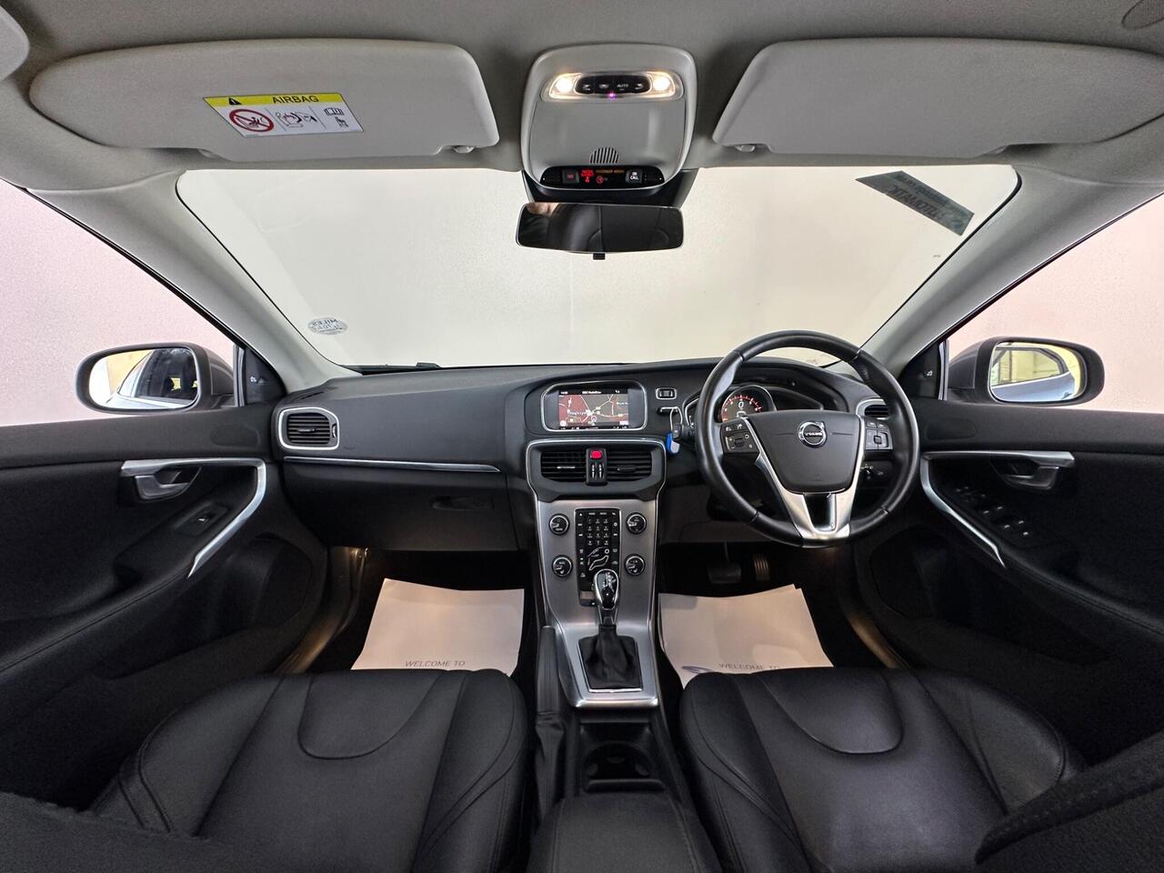 Volvo V40 KX68YTE