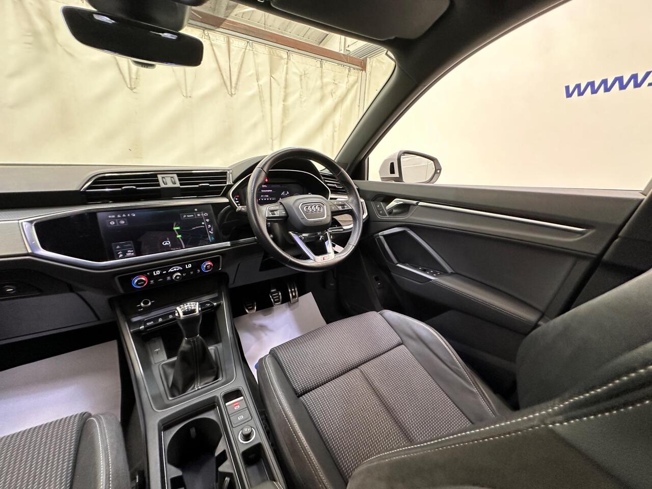 Audi Q3 ST21LJF