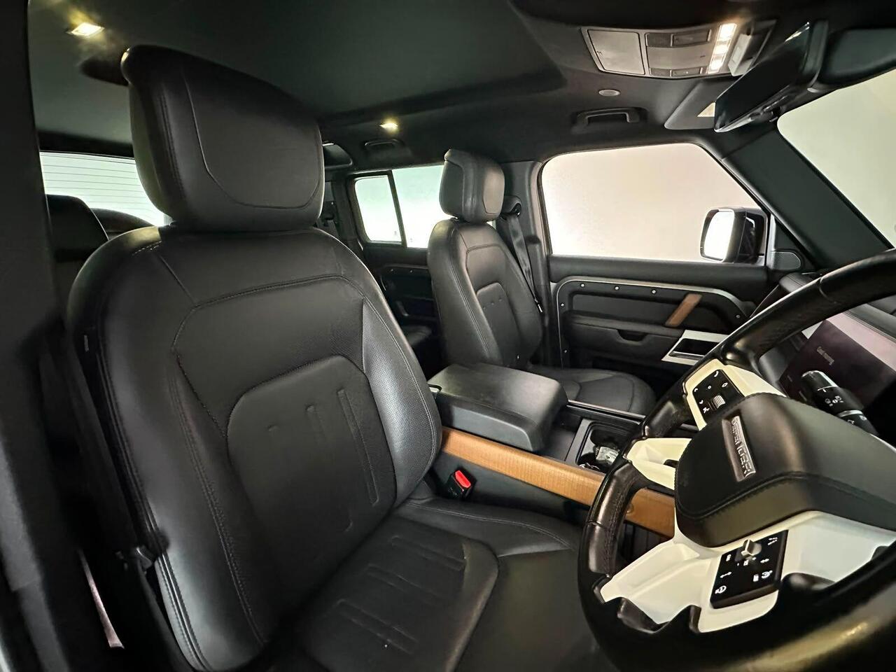 Land Rover Defender 110 FH71KKZ