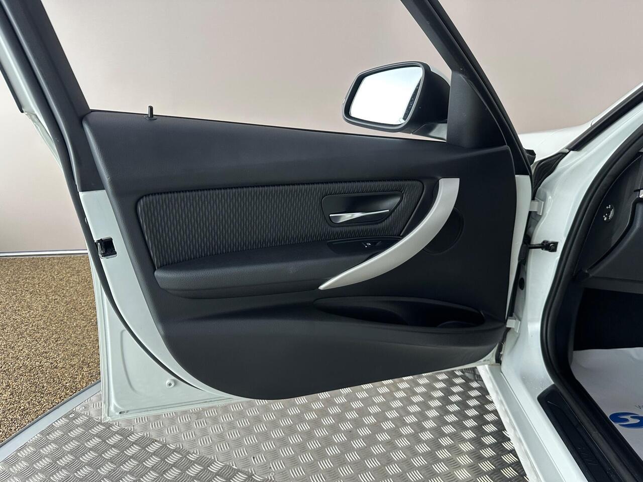 BMW 3 Series MV68EOA