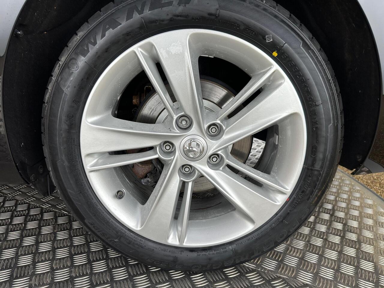 Vauxhall Insignia VN21XVA