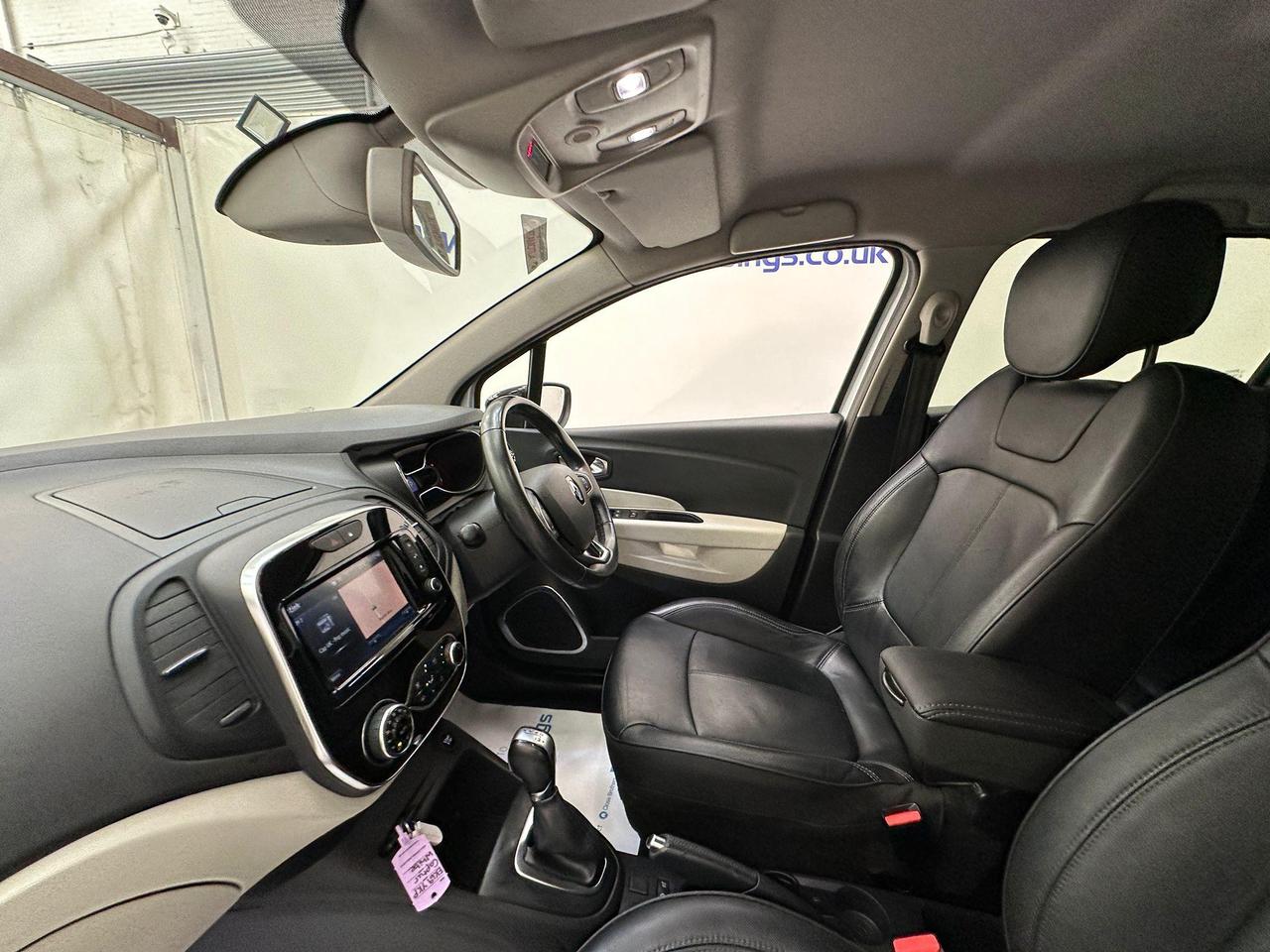 Renault Captur EK69YKP