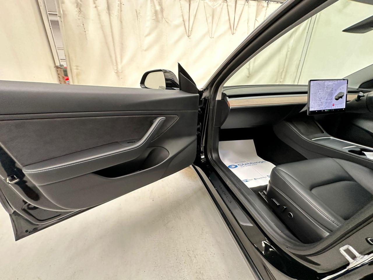 Tesla Model 3 LC70ZRV