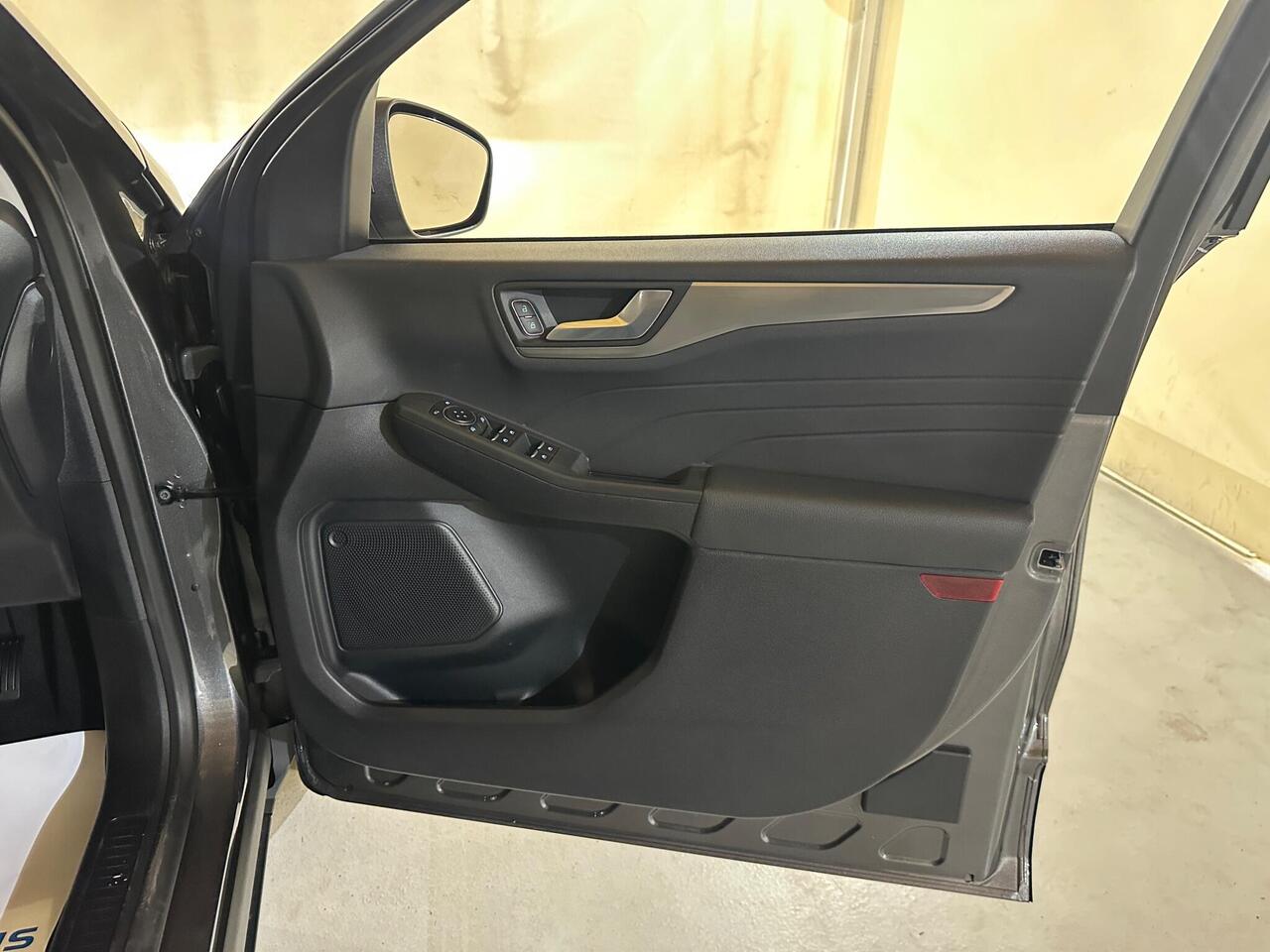 Ford Kuga YS22ENO