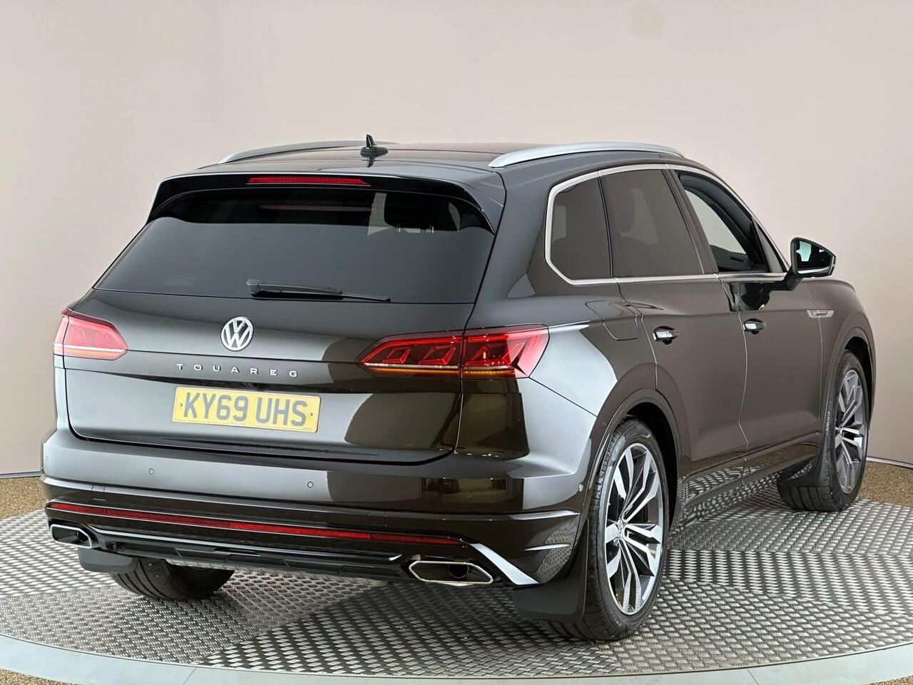 Volkswagen Touareg KY69UHS