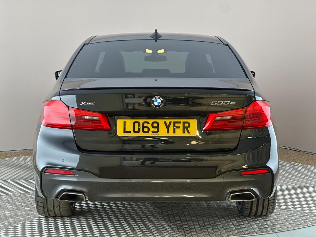 BMW 5 Series LO69YFR