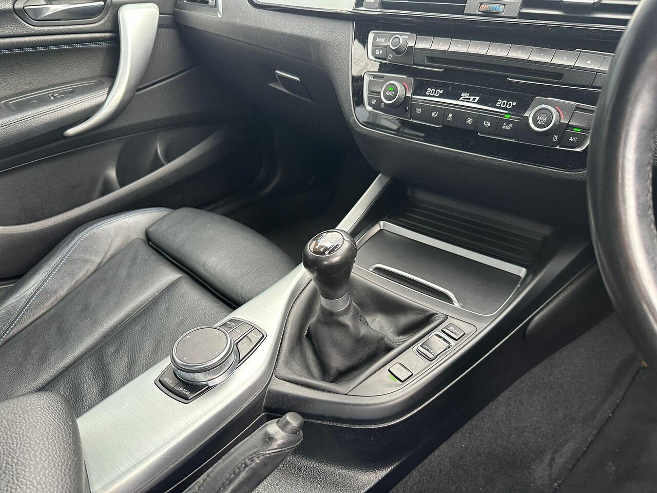 BMW 1 Series YD68VJV