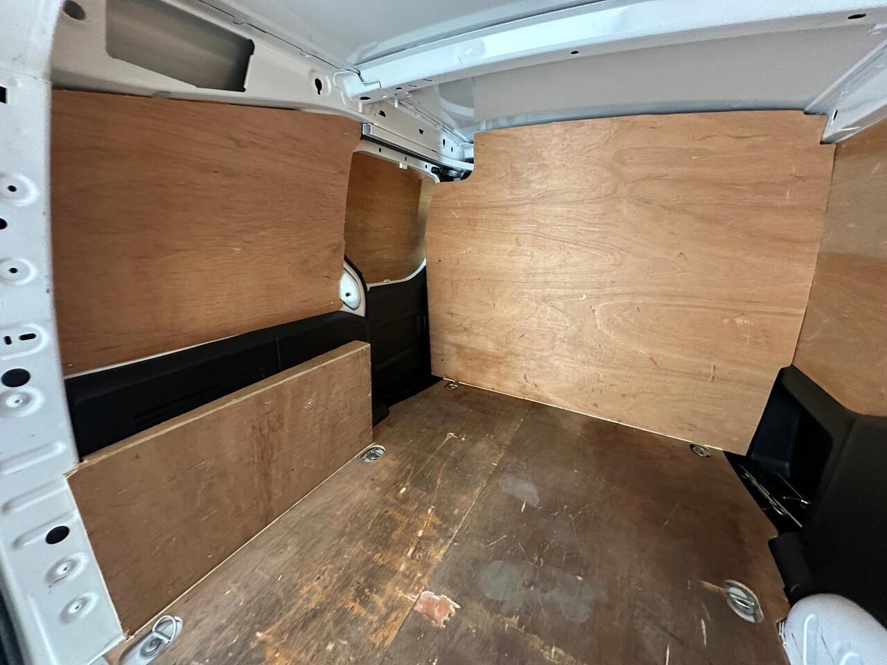 Peugeot Partner AE66JVR