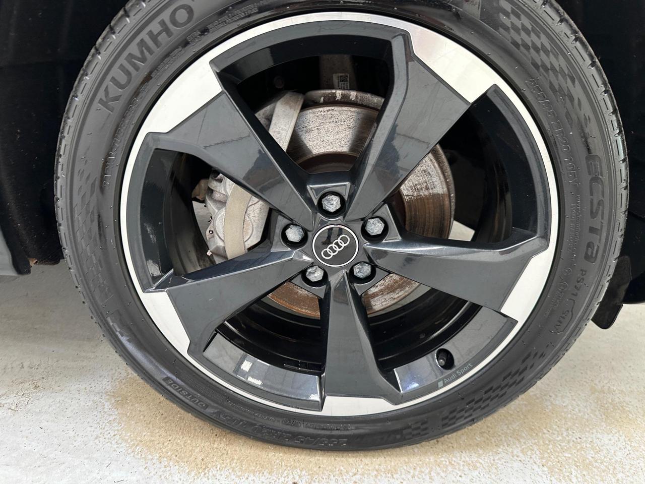 Audi Q5 WF69XDN