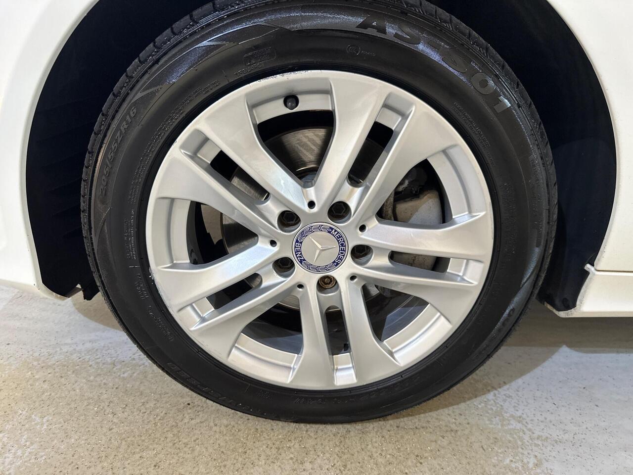 Mercedes-Benz C Class OY14GVO