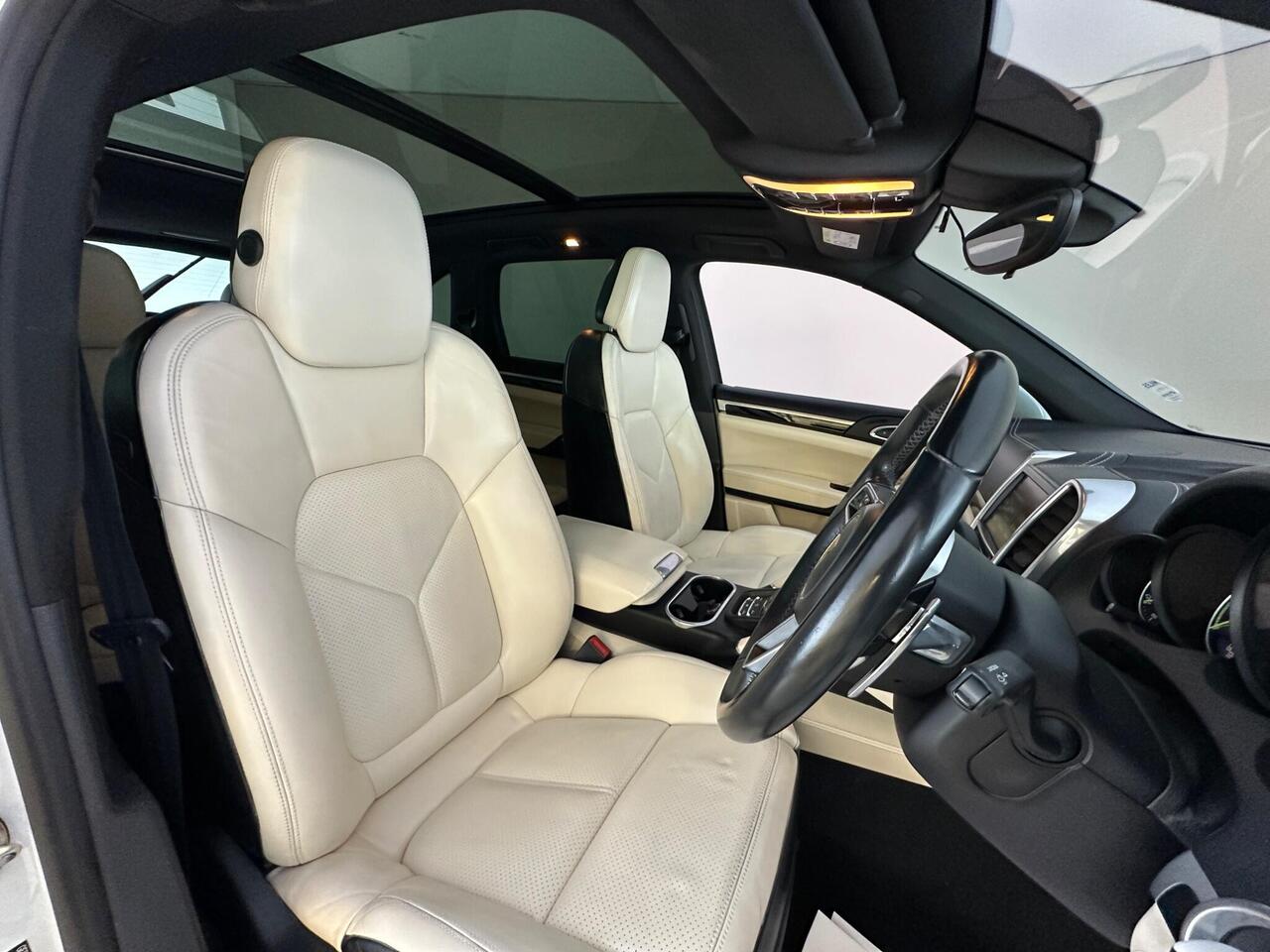 Porsche Cayenne LT65GWL