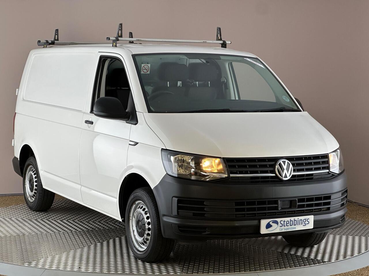 Volkswagen Transporter YW68UCP