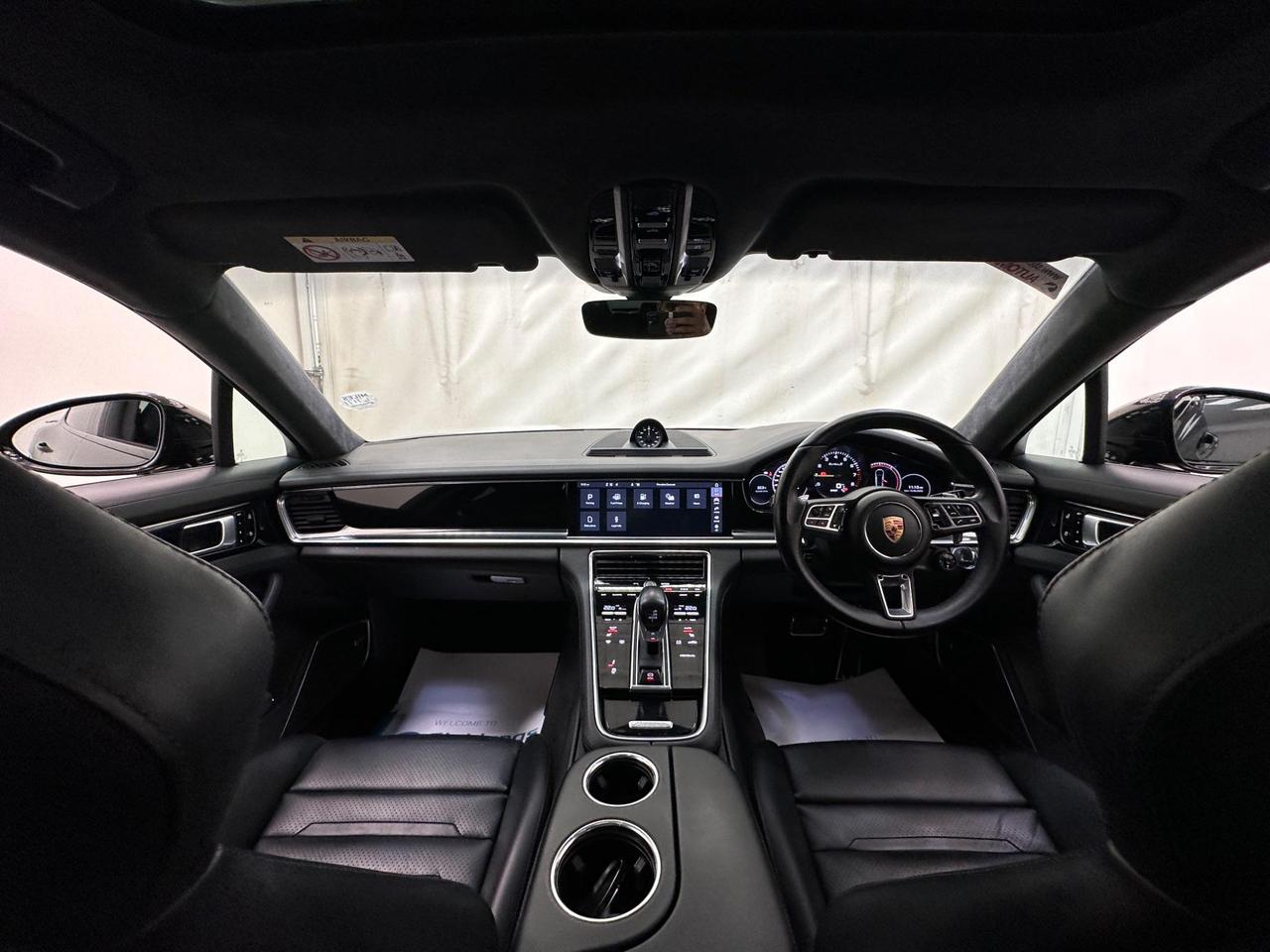 Porsche Panamera LN69UYK